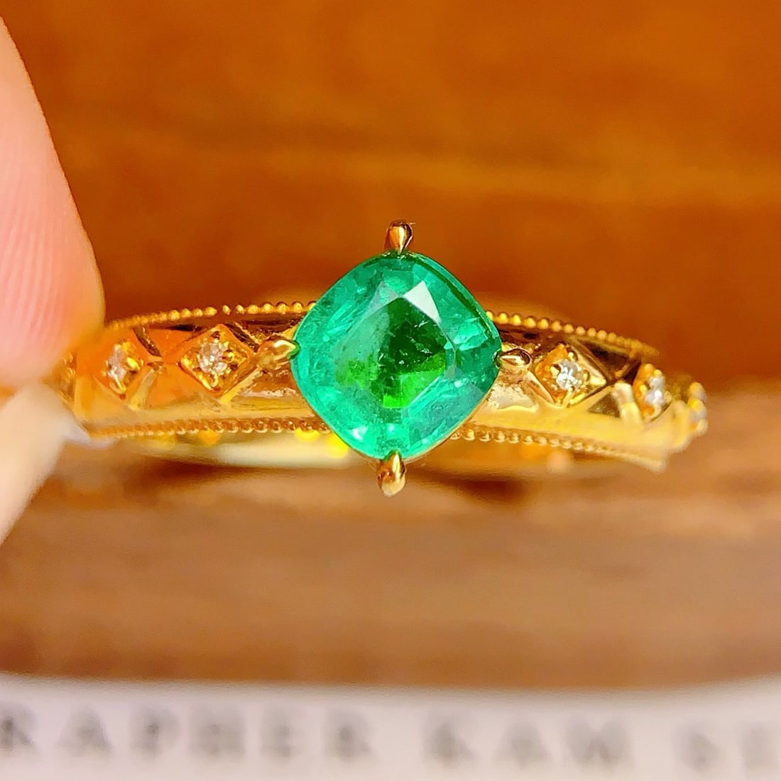 14k Gold 0.7 Ct Natural Emerald & Diamond Ring - 5