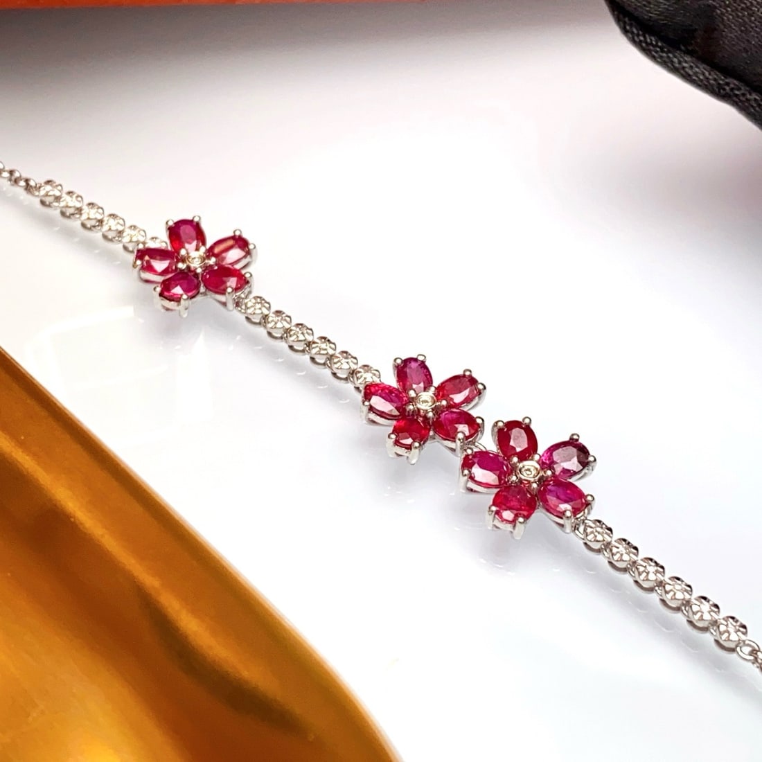 14k Gold 5.80 Ct Natural Ruby & Diamond Bracelet - 4