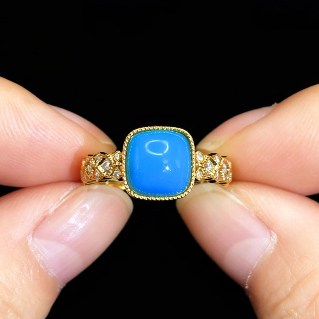 14k Gold 1.87 Ctw Natural Blue Turquoise & Diamond Ring: Ref:231178141 // gold content:14k gold // ring size:7. 25us // // main gemstone:blue turquoise // shape:cushion // carat weight:1. 68ct // color:blue // treatment:natural // // adjacent gemstone 2 :