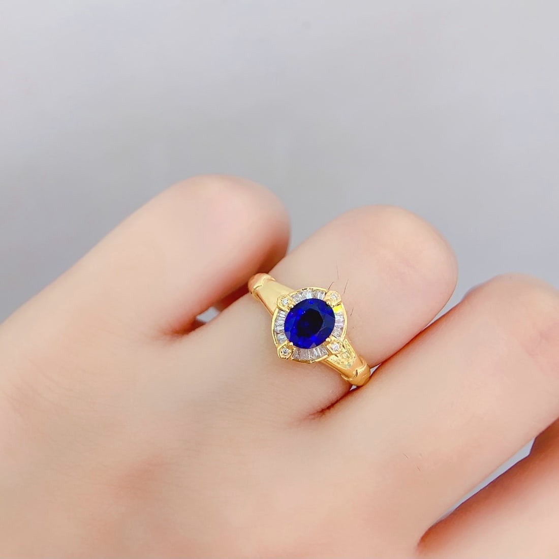 14k Gold 0.85 Ct Natural Sapphire & Diamond Ring - 6