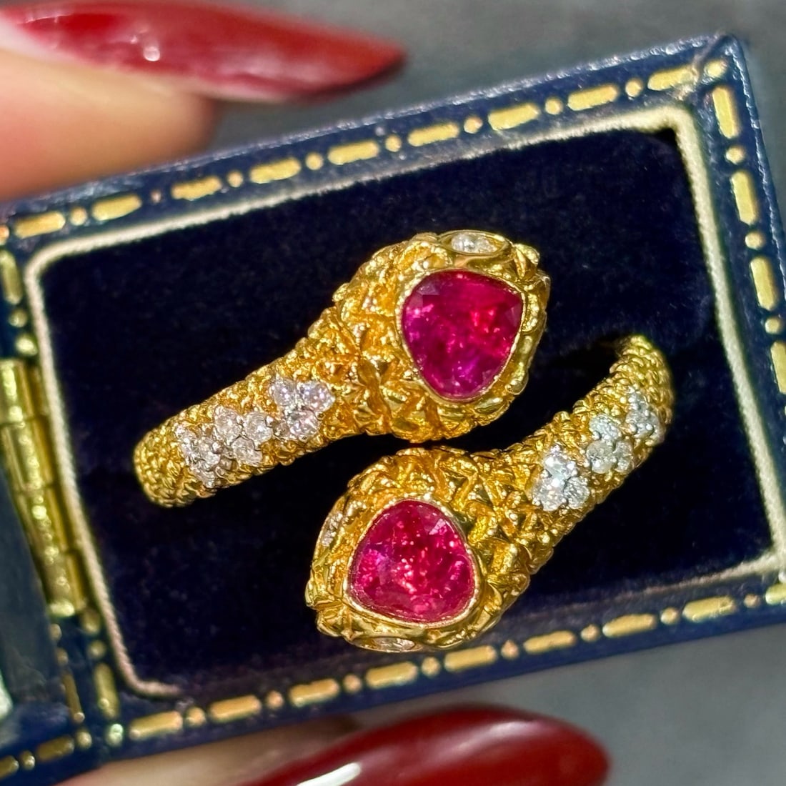 14k Gold 0.8 Ct Natural Ruby & Diamond Ring: Ref:231178145 // gold content:14k gold // ring size:7. 25us // // main gemstone:ruby // shape:heart // carat weight:0. 8ct // color:red // treatment:natural // // adjacent gemstone 2 : diamond //
