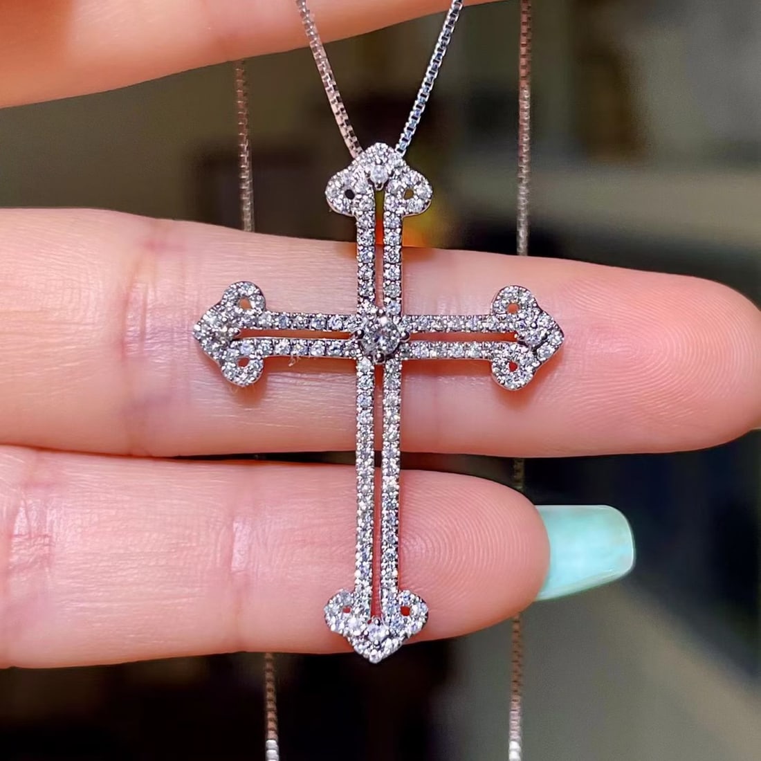 14k Gold 0.55 Ct Natural H Diamond Necklace: Ref:231178173 // gold content:14k gold // main gemstone:diamond // shape:round // carat weight:0. 55ct // clarity grade:vs-si // color:h // treatment:natural // cut grade:g // High Estimate: 6600 Low