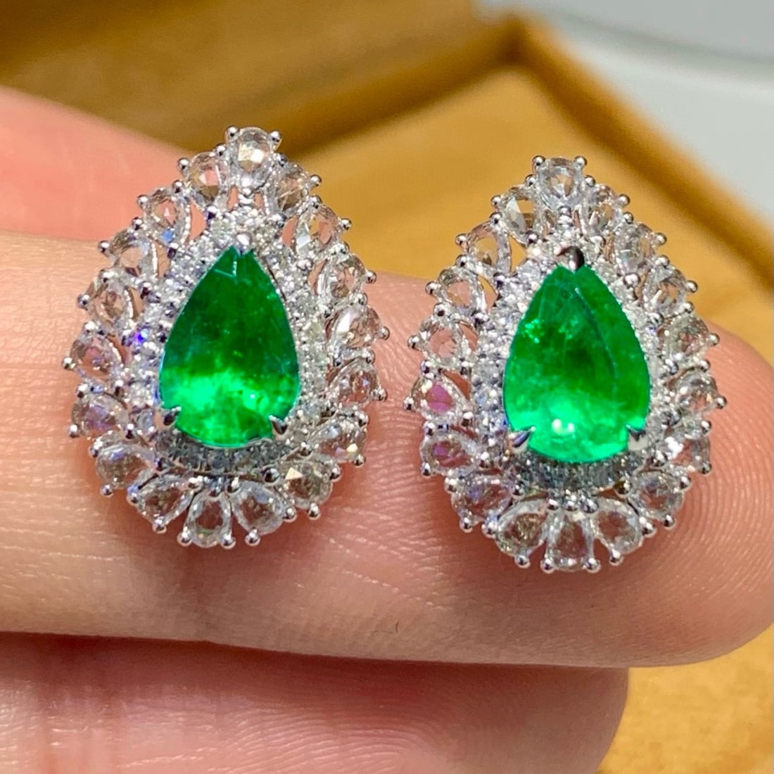 14k Gold 1.1 Ct Natural Emerald & Sapphire & Diamond Earrings - 2