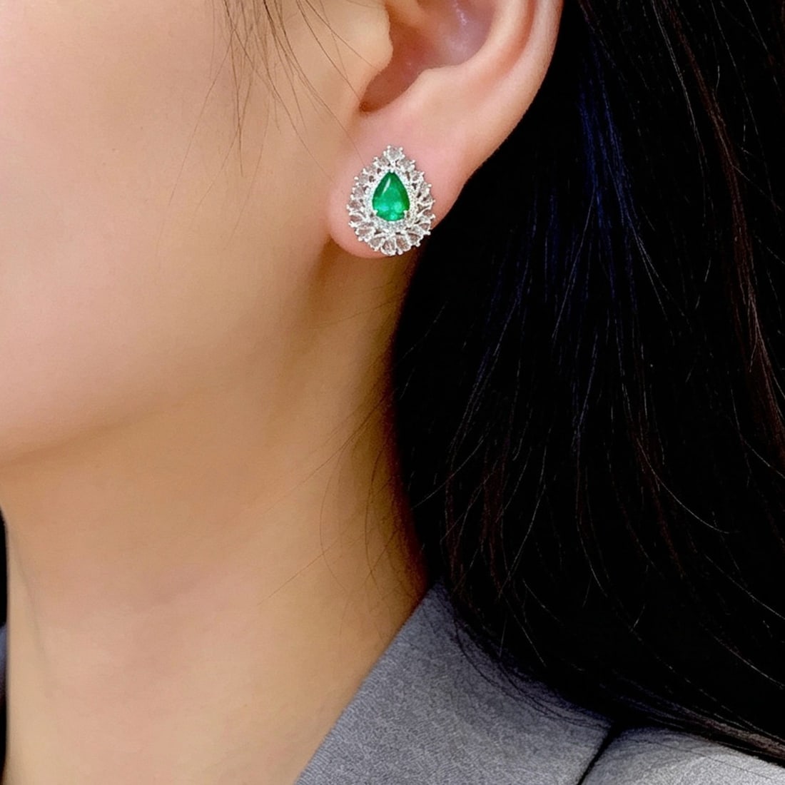 14k Gold 1.1 Ct Natural Emerald & Sapphire & Diamond Earrings - 4