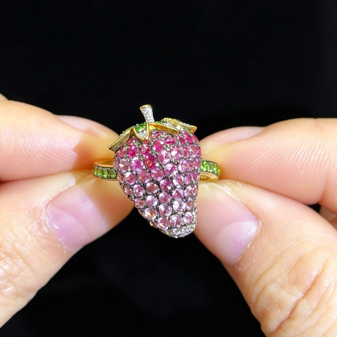 14k Gold 2.05 Ctw Natural Sapphire & Tsavorite & Diamond Ring: Ref:231178190 // gold content:14k gold // ring size:7. 25us // // main gemstone:sapphire & tsavorite // shape:round // carat weight:2. 00ct // color:pink & tsavorite // treatment:natural // cut