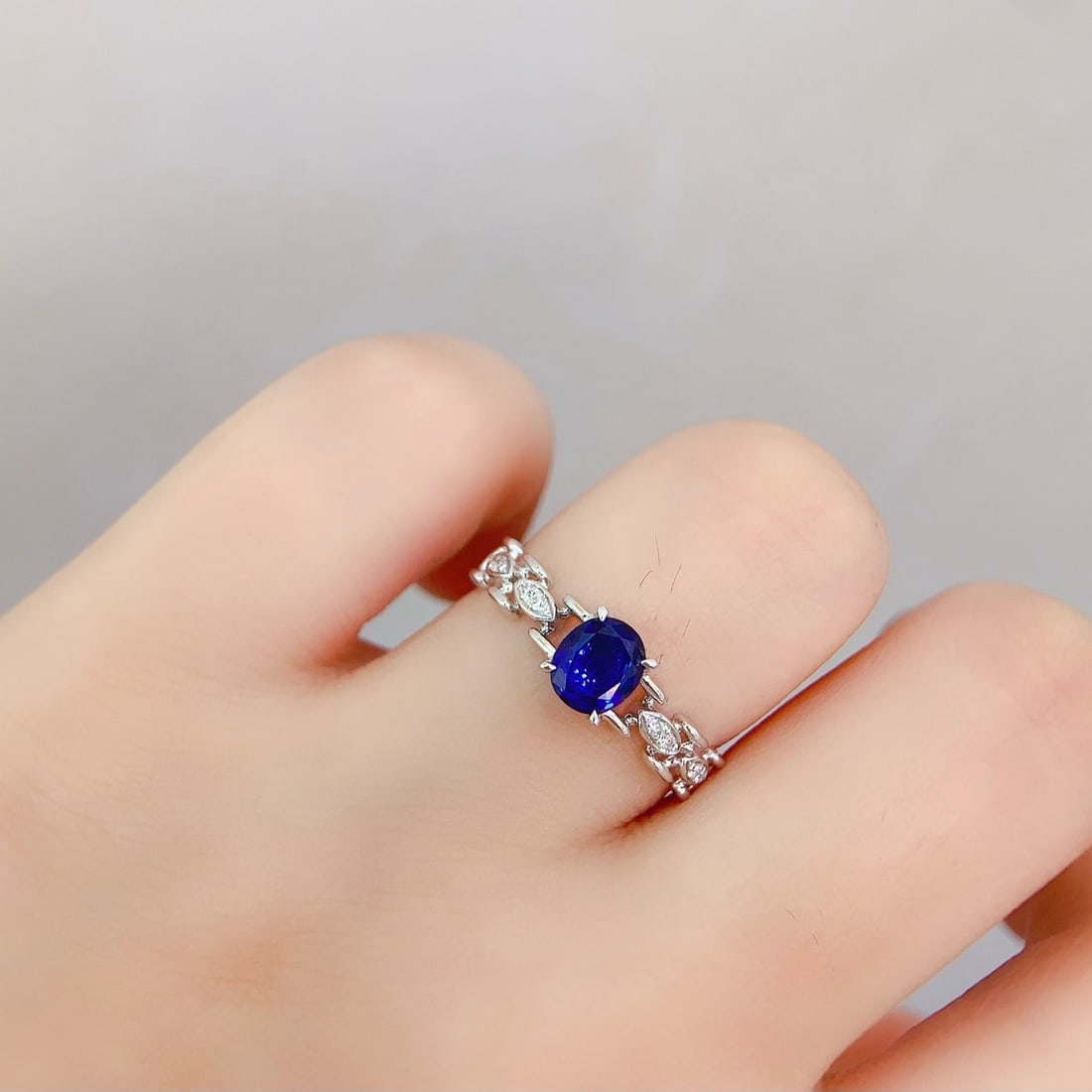 14k Gold 0.85 Ct Natural Sapphire & Diamond Ring - 6