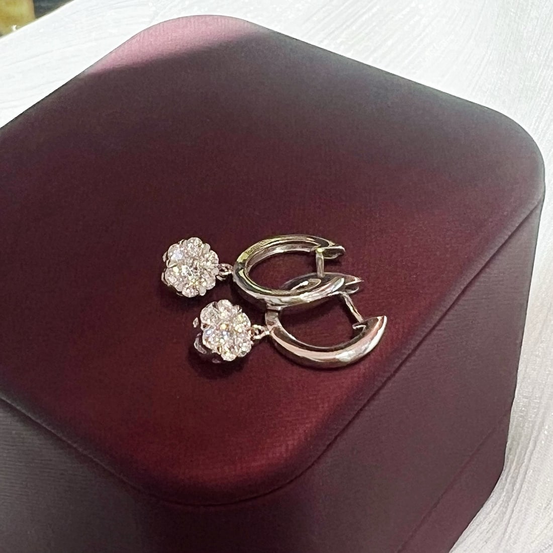 14k Gold 0.50 Ctw Natural H Diamond Earrings: Ref:231178197 // gold content:14k gold // main gemstone:diamond // shape:round // carat weight:0. 13ct // clarity grade:vs-si // color:h // treatment:natural // cut grade:g // // adjacent gemstone 2