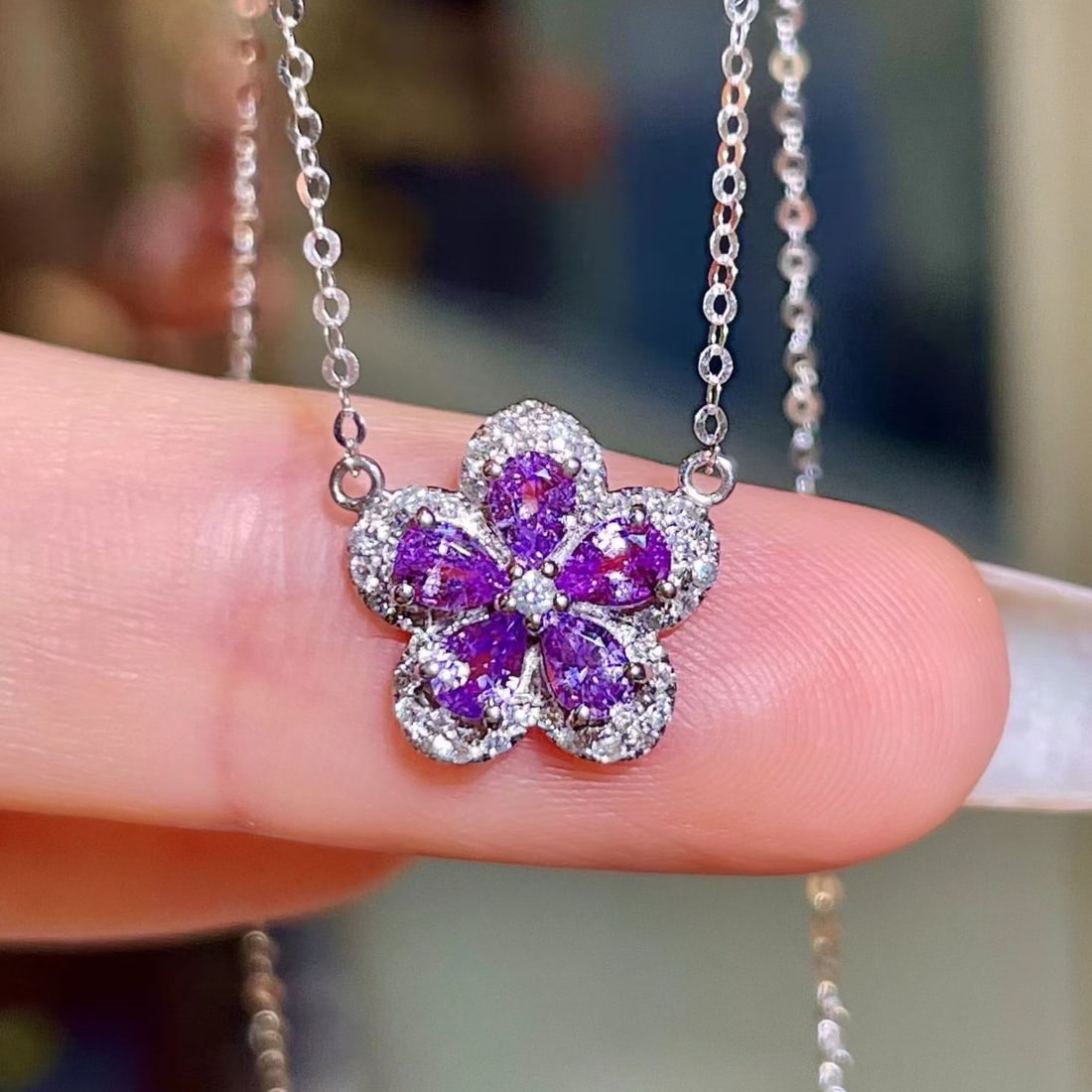 14k Gold 0.77 Ctw Natural Sapphire & Diamond Necklace: Ref:231178199 // gold content:14k gold // main gemstone:sapphire // shape:pear // carat weight:0. 6ct // color:purple // treatment:natural // // adjacent gemstone 2 : diamond // shape:round // carat