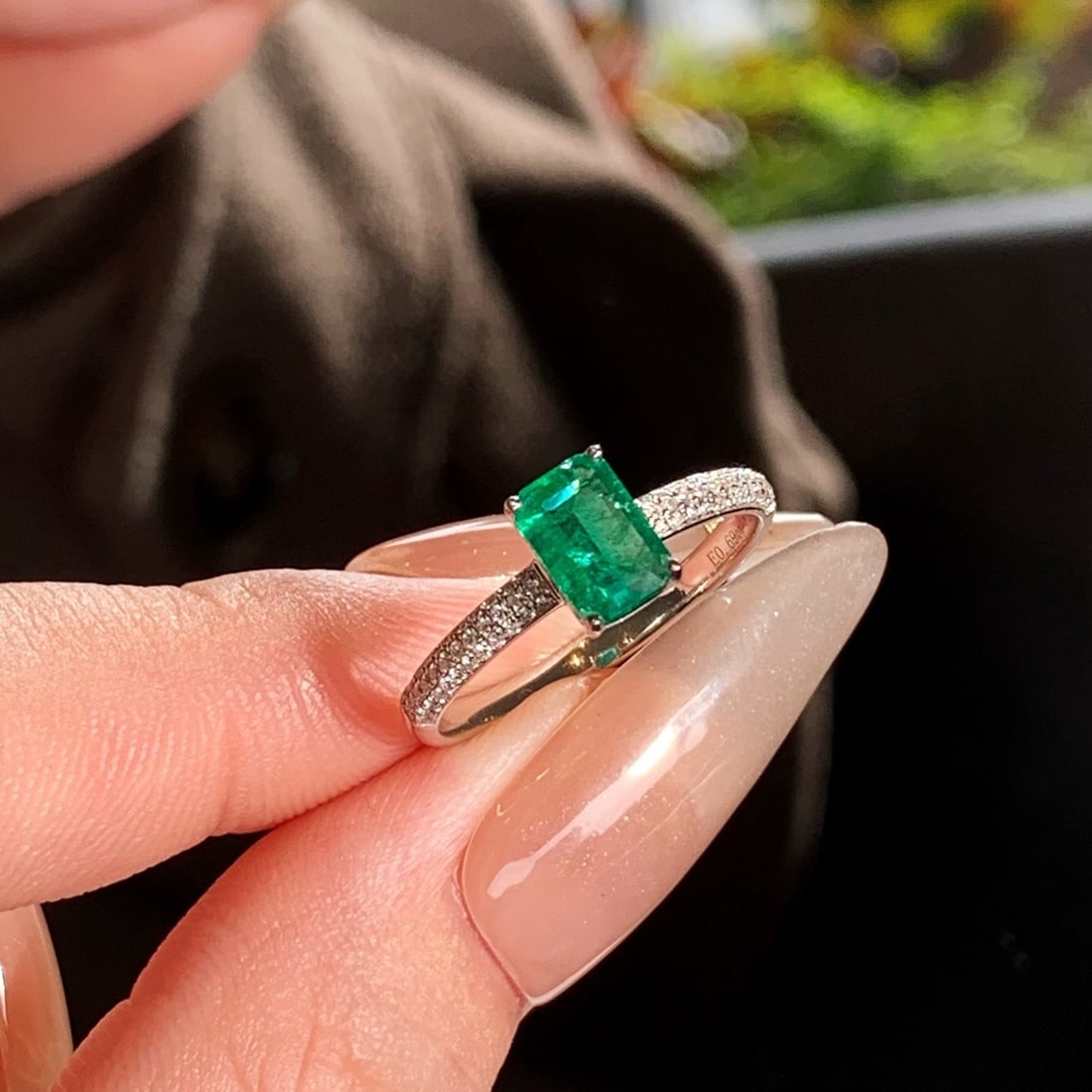 14k Gold 0.91 Ctw Natural Emerald & Diamond Ring - 6