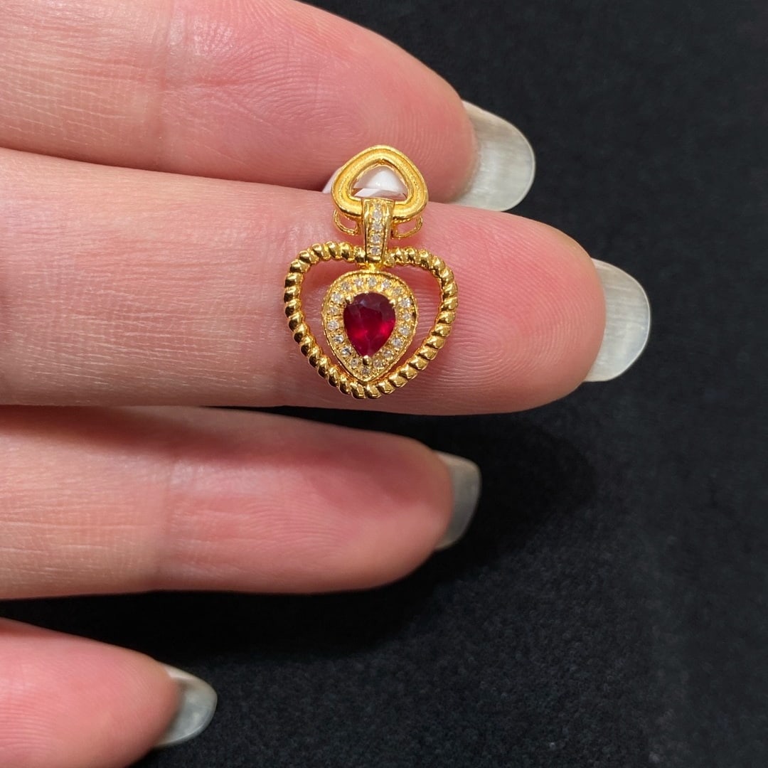 14k Gold 0.4 Ct Natural Ruby & Diamond Pendant( Without Chain ): Ref:231178221 // gold content:14k gold // main gemstone:ruby // shape:pear // carat weight:0. 4ct // color:red // treatment:natural // // adjacent gemstone 2 : diamond // shape:round // clarity