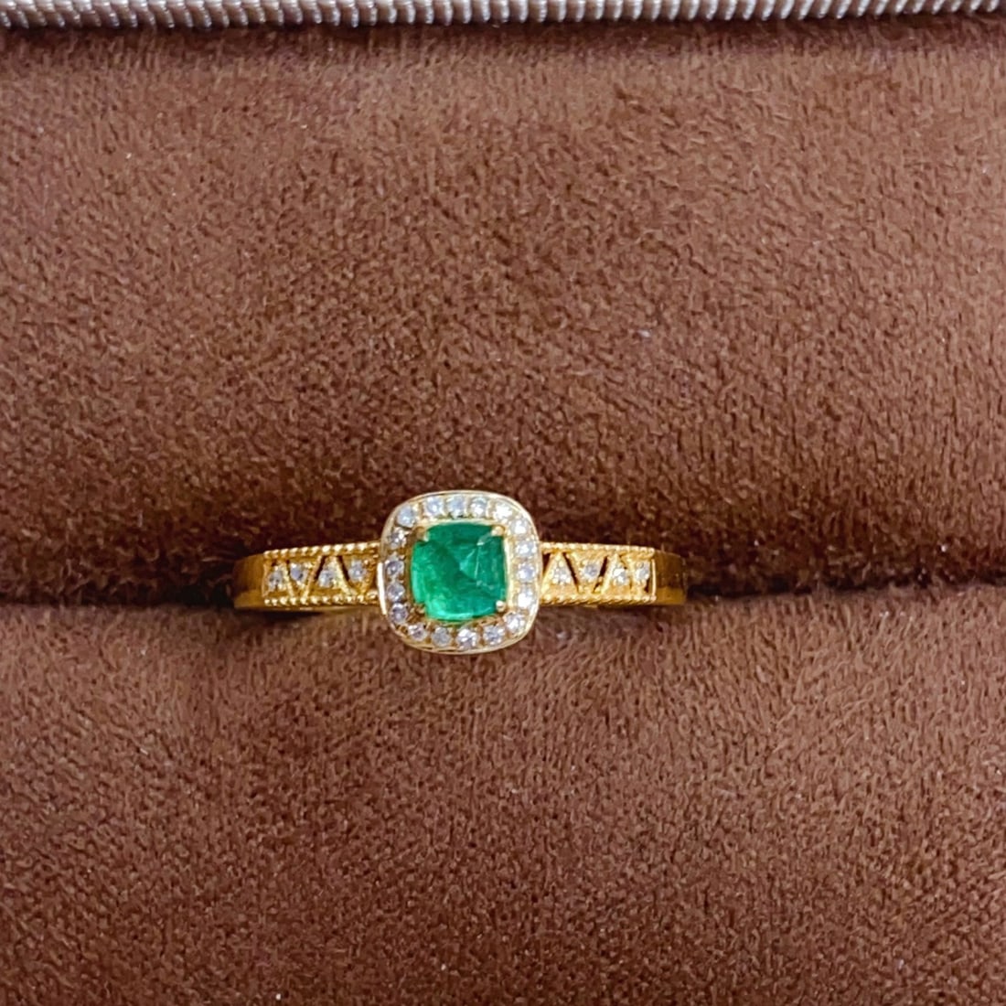 14k Gold 0.3 Ct Natural Emerald & Diamond Ring - 2
