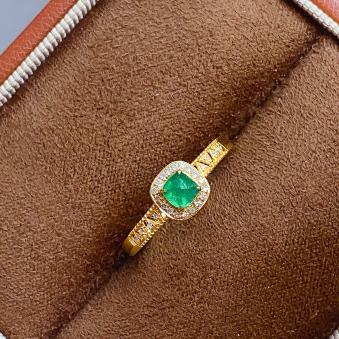 14k Gold 0.3 Ct Natural Emerald & Diamond Ring - 3