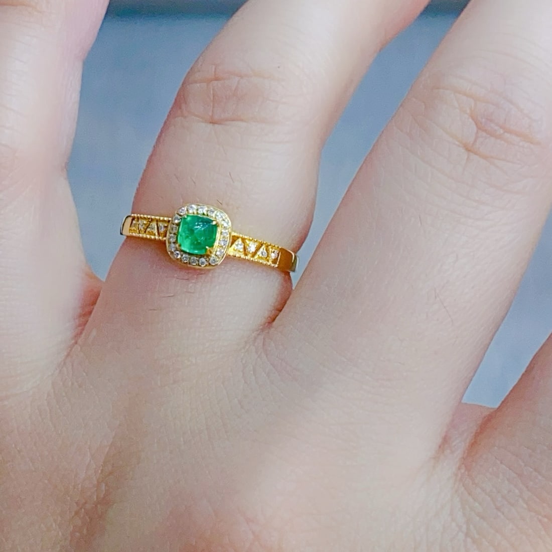 14k Gold 0.3 Ct Natural Emerald & Diamond Ring - 4