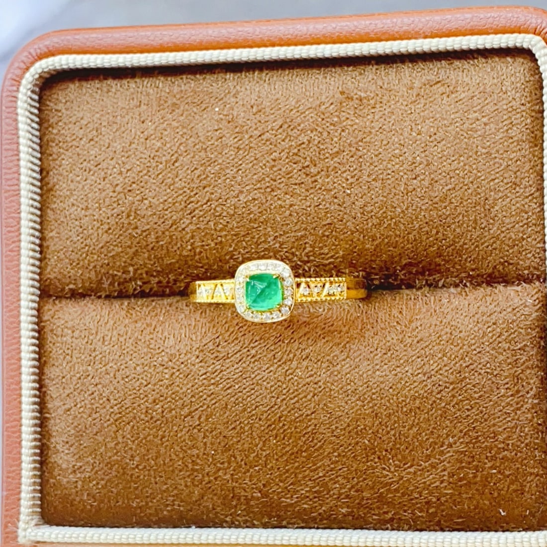 14k Gold 0.3 Ct Natural Emerald & Diamond Ring - 5