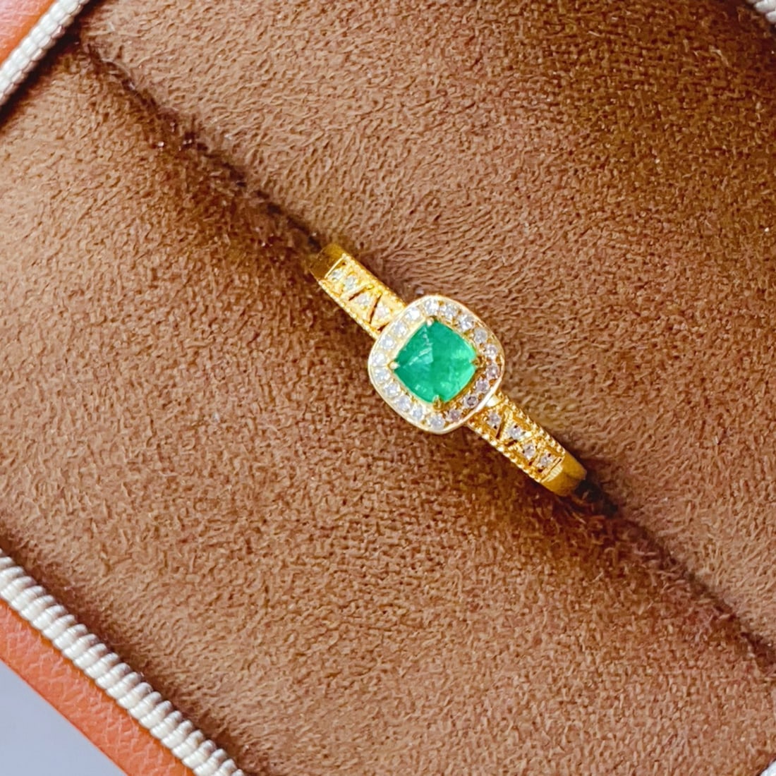 14k Gold 0.3 Ct Natural Emerald & Diamond Ring - 7