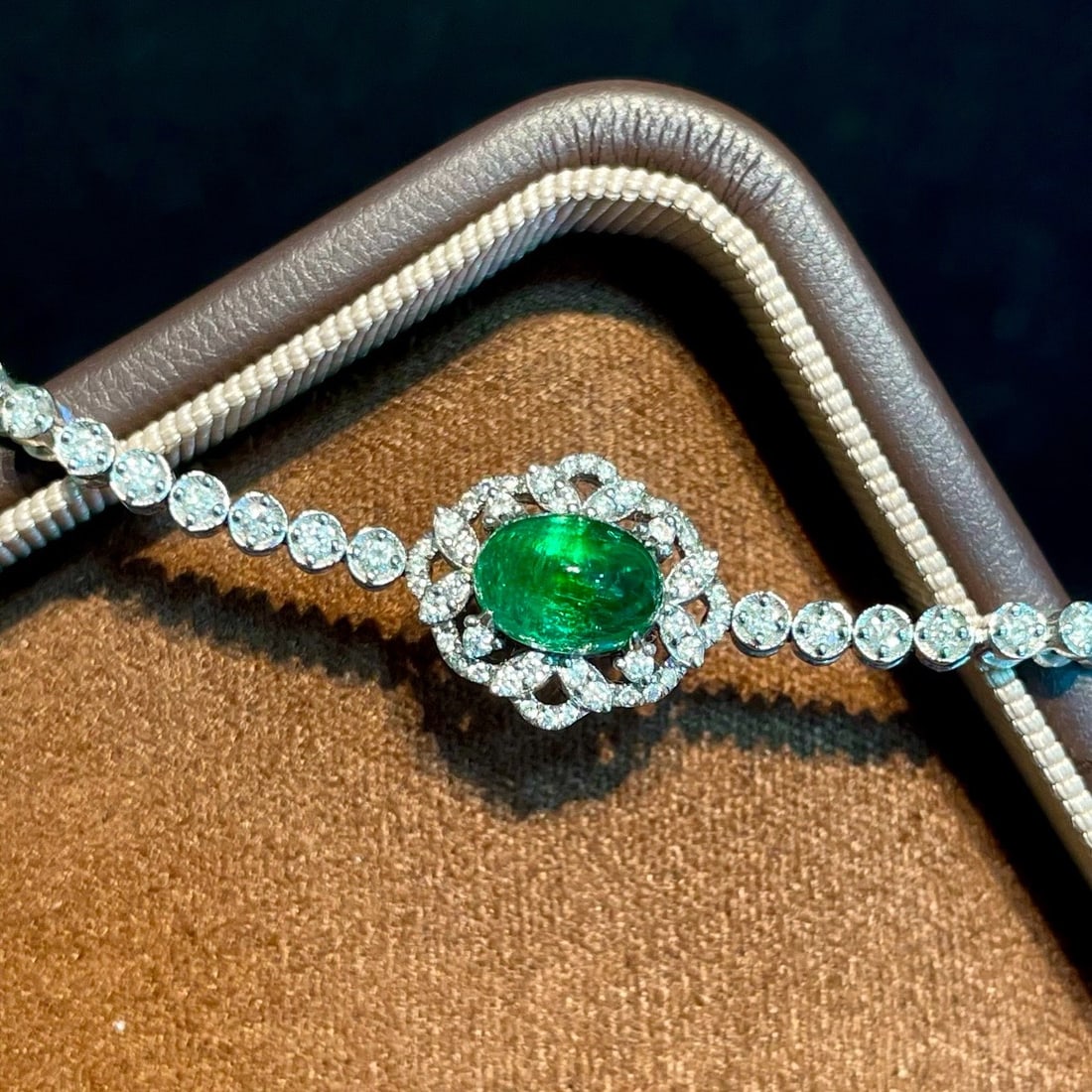 14k Gold 2.85 Ctw Natural Emerald & Diamond Bracelet - 2