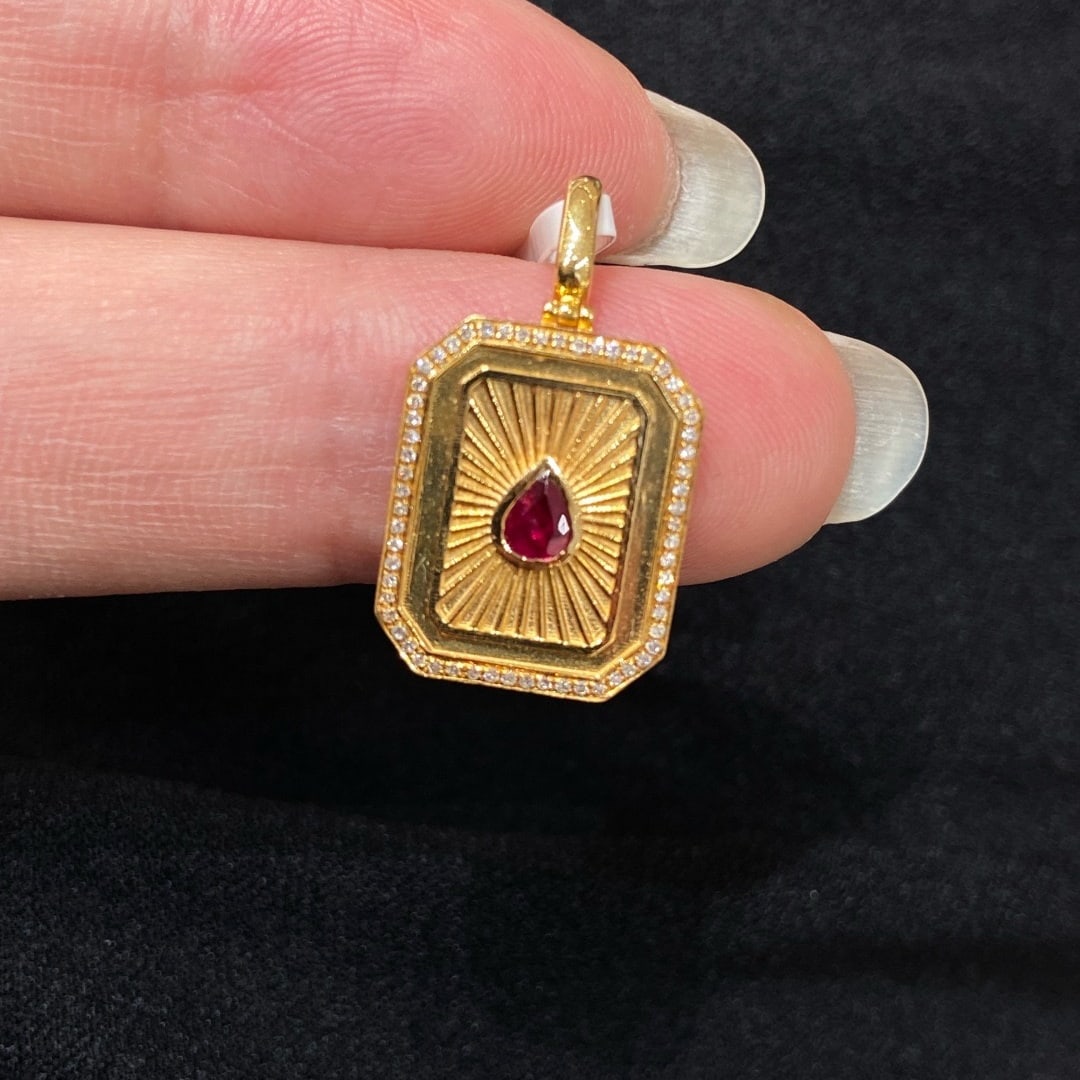 14k Gold 0.3 Ct Natural Ruby & Diamond Pendant( Without Chain ): Ref:231178230 // gold content:14k gold // main gemstone:ruby // shape:pear // carat weight:0. 3ct // color:red // treatment:natural // // adjacent gemstone 2 : diamond // shape:round // clarity