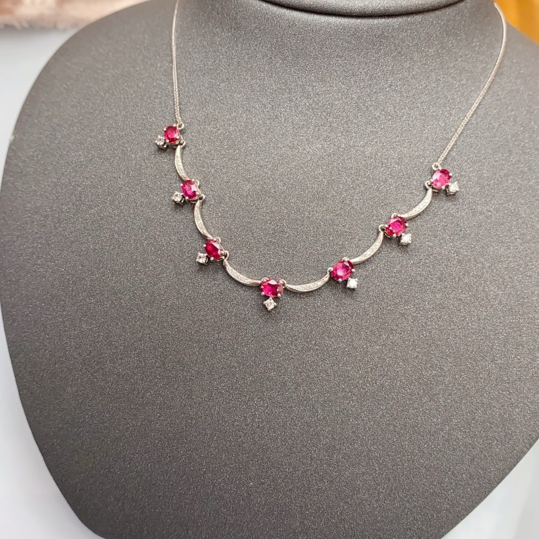 14k Gold 2.15 Ct Natural Ruby & Diamond Necklace: Ref:231178237 // gold content:14k gold // main gemstone:ruby // shape:oval // carat weight:2. 15ct // color:red // treatment:natural // // adjacent gemstone 2 : diamond // number of stones:30 // shape