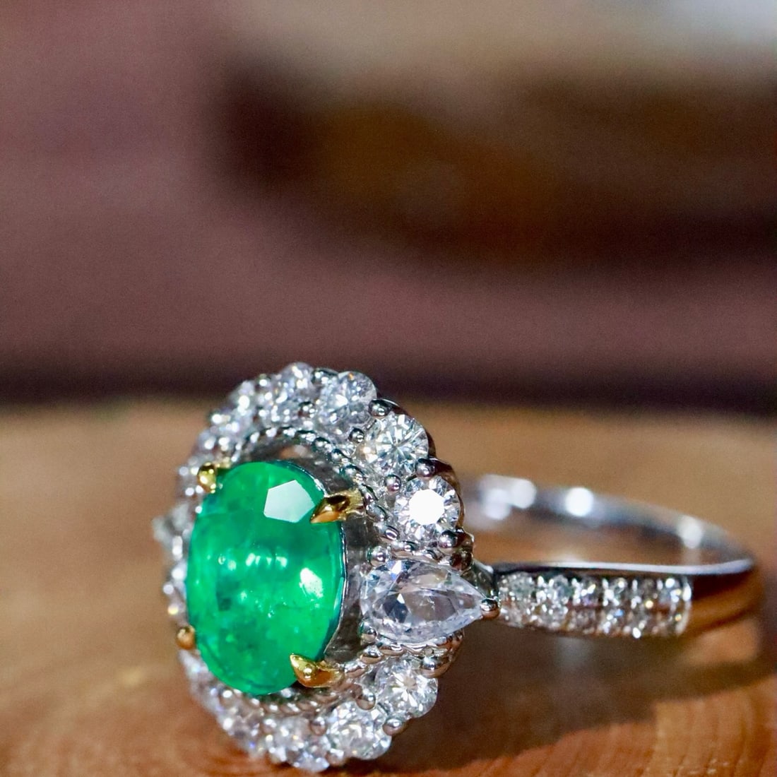 14k Gold 1.52 Ctw Vivid Green Natural Emerald & Diamond Ring - 2