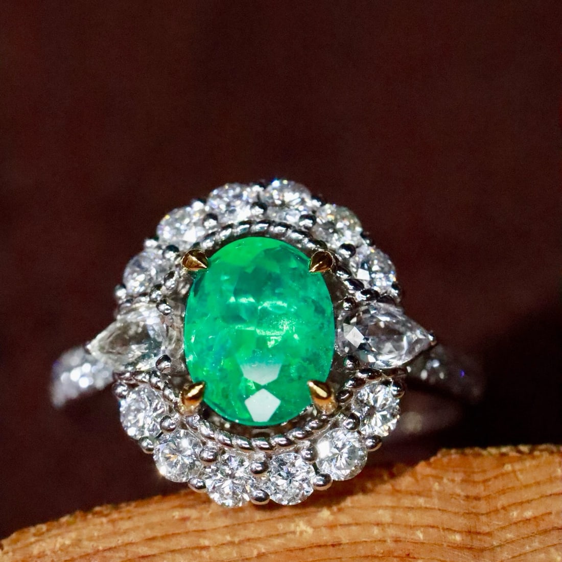 14k Gold 1.52 Ctw Vivid Green Natural Emerald & Diamond Ring - 3
