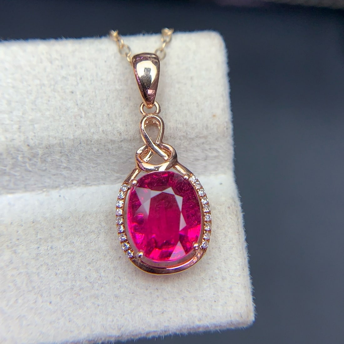 14k Gold 2.4 Ct Natural Tourmaline & Diamond Pendant( Without Chain ): Ref:231178243 // gold content:14k gold // main gemstone:tourmaline // shape:oval // carat weight:2. 4ct // color:red // treatment:natural // // adjacent gemstone 2 : diamond // shape:round // clarity