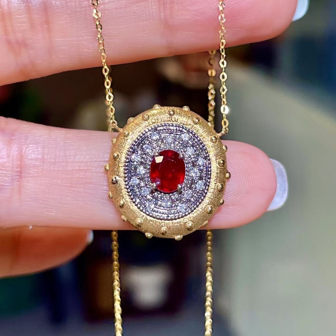 14k Gold 0.85 Ctw Natural Ruby & Diamond Necklace: Ref:231178258 // gold content:14k gold // main gemstone:ruby // shape:oval // carat weight:0. 72ct // color:red // treatment:natural // // adjacent gemstone 2 : diamond // shape:round // carat
