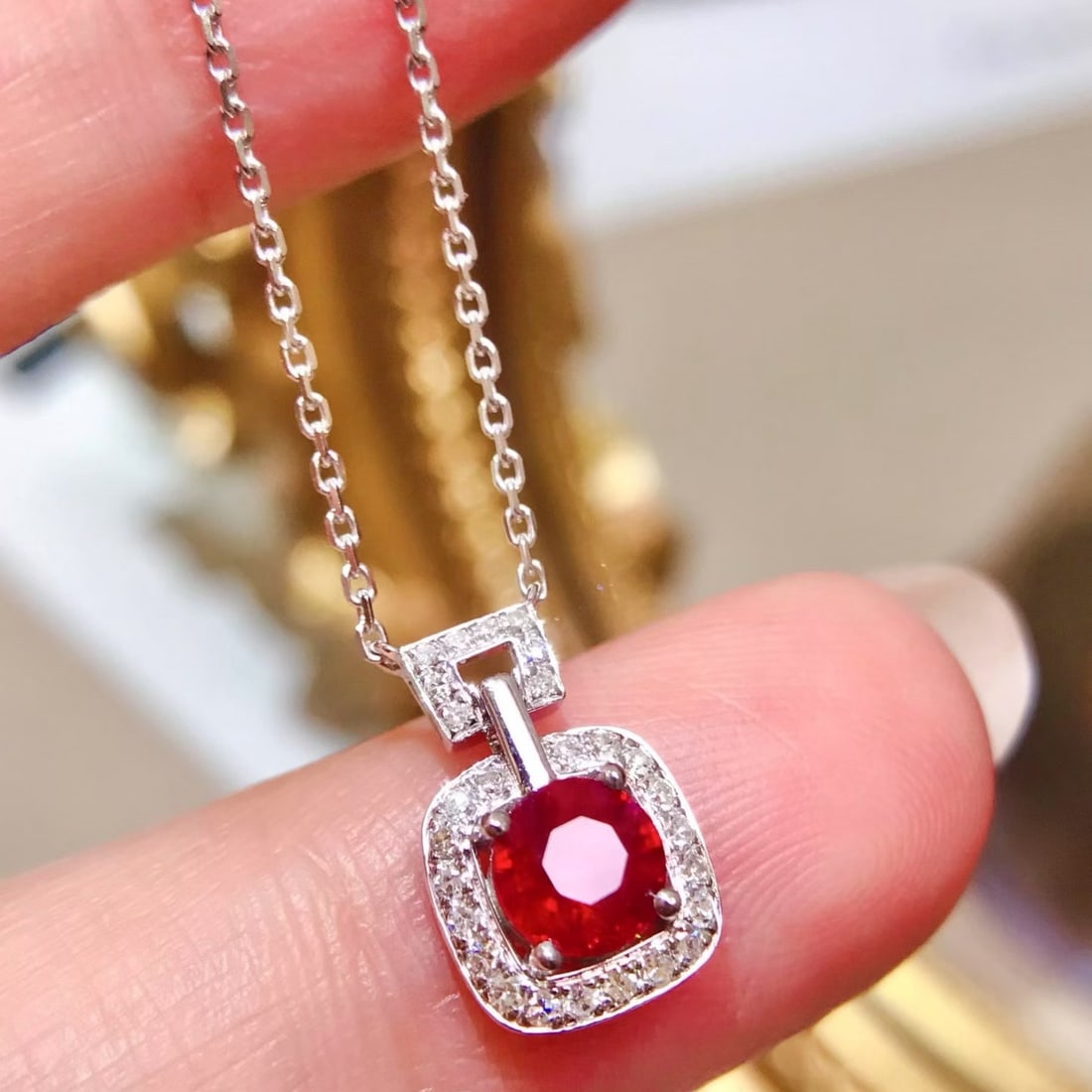 14k Gold 0.83 Ctw Natural Ruby & Diamond Necklace: Ref:231178261 // gold content:14k gold // main gemstone:ruby // shape:round // carat weight:0. 65ct // color:red // treatment:natural // cut grade:g // // adjacent gemstone 2 : diamond // shape:round
