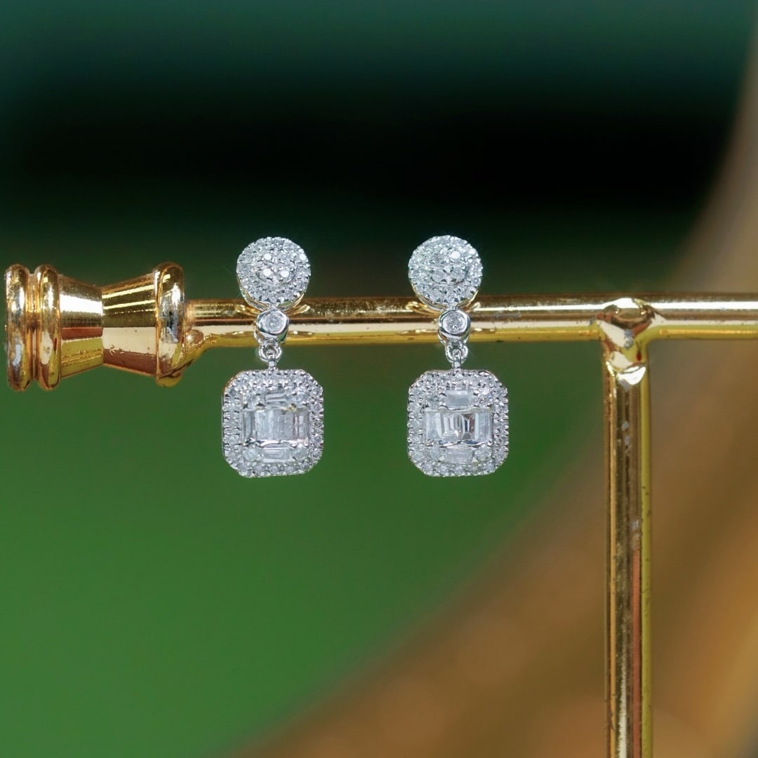 14k Gold 0.40 Ct Natural H Diamond Earrings: Ref:231178282 // gold content:14k gold // main gemstone:diamond // shape:multiple // carat weight:0. 40ct // clarity grade:vs-si // color:h // treatment:natural // Condition: New Low Estimate: 4000
