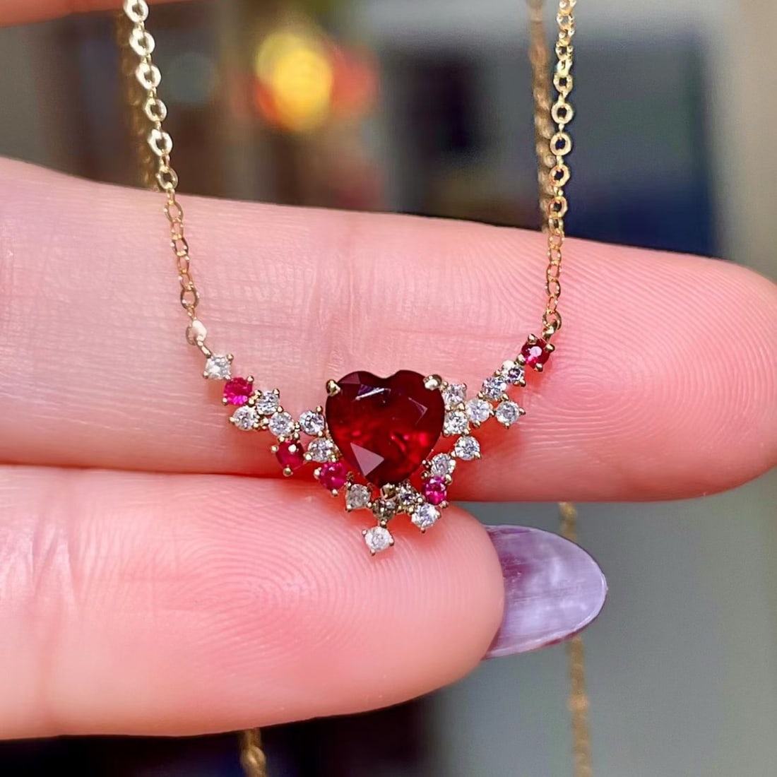 14k Gold 0.93 Ctw Natural Ruby & Diamond Necklace: Ref:231178284 // gold content:14k gold // main gemstone:ruby // shape:heart // carat weight:0. 82ct // color:red // treatment:natural // // adjacent gemstone 2 : diamond // shape:round // carat
