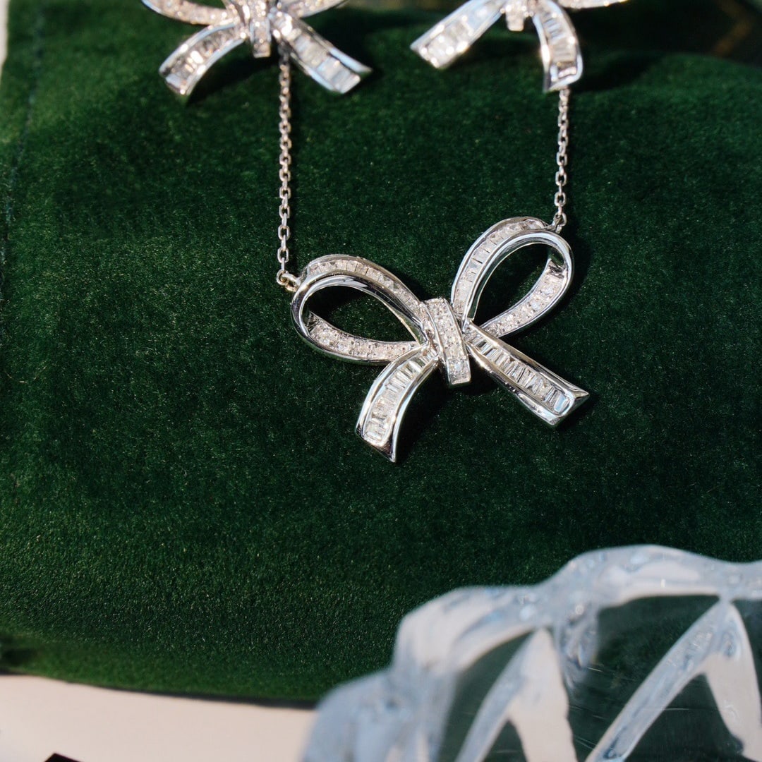 14k Gold 0.88 Ctw Natural H Diamond Jewelry Set: Ref:231178301 // gold content:14k gold // necklace // main gemstone:diamond // shape:multiple // carat weight:0. 38ct // clarity grade:vs-si // color:h // treatment:natural // // earrings // main gems