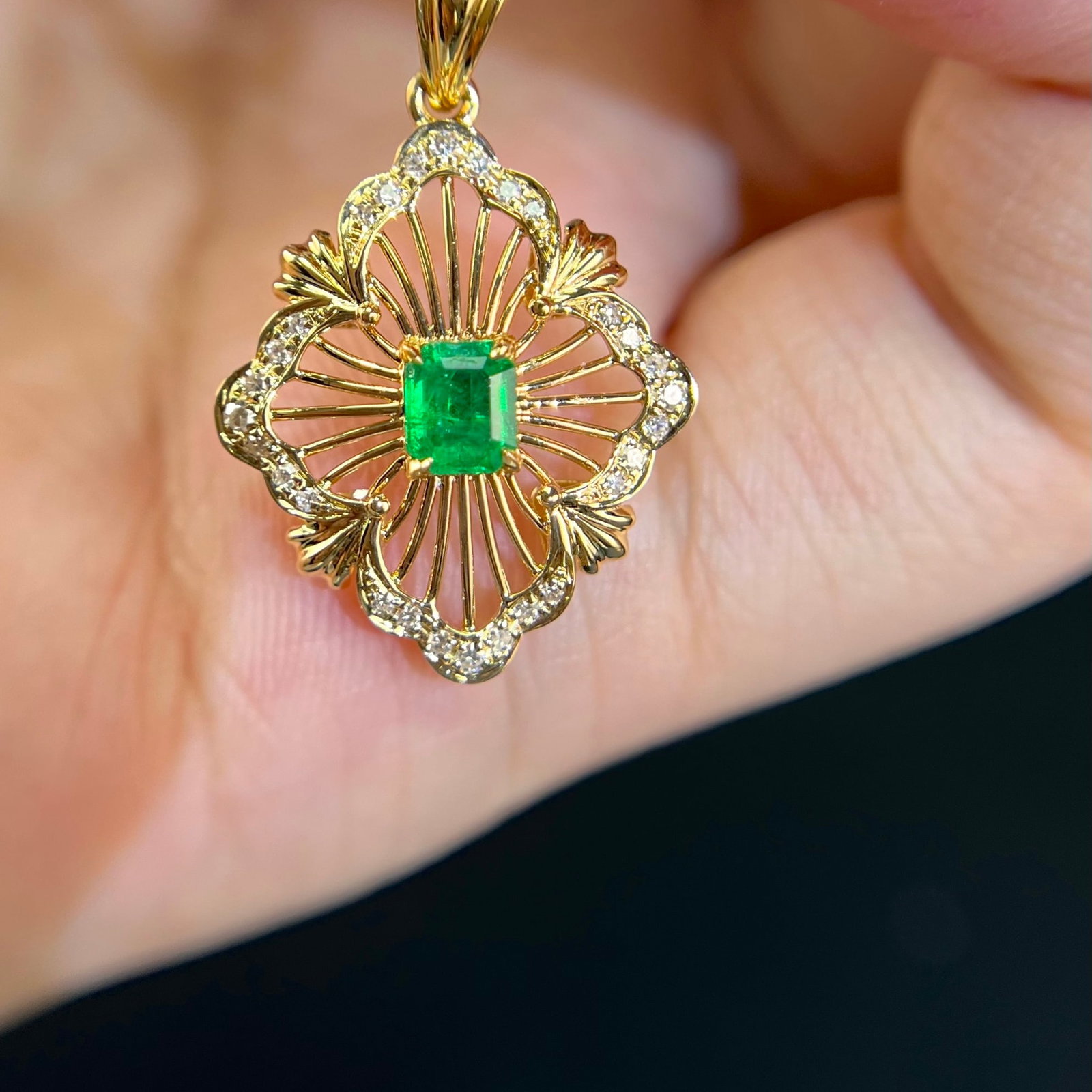 14k Gold 0.41 Ctw Natural Emerald & Diamond Pendant( Without Chain ) - 5