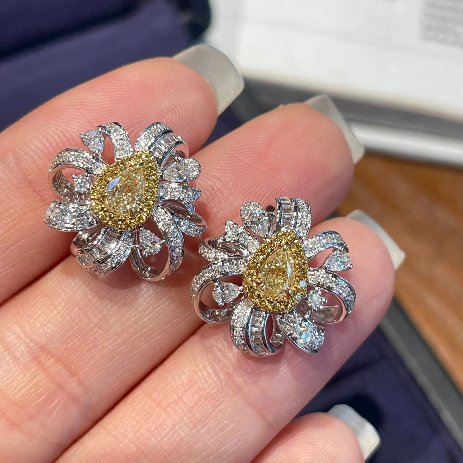 14k Gold 1.33 Ctw Natural Yellow Diamond & Diamond Earrings - 3