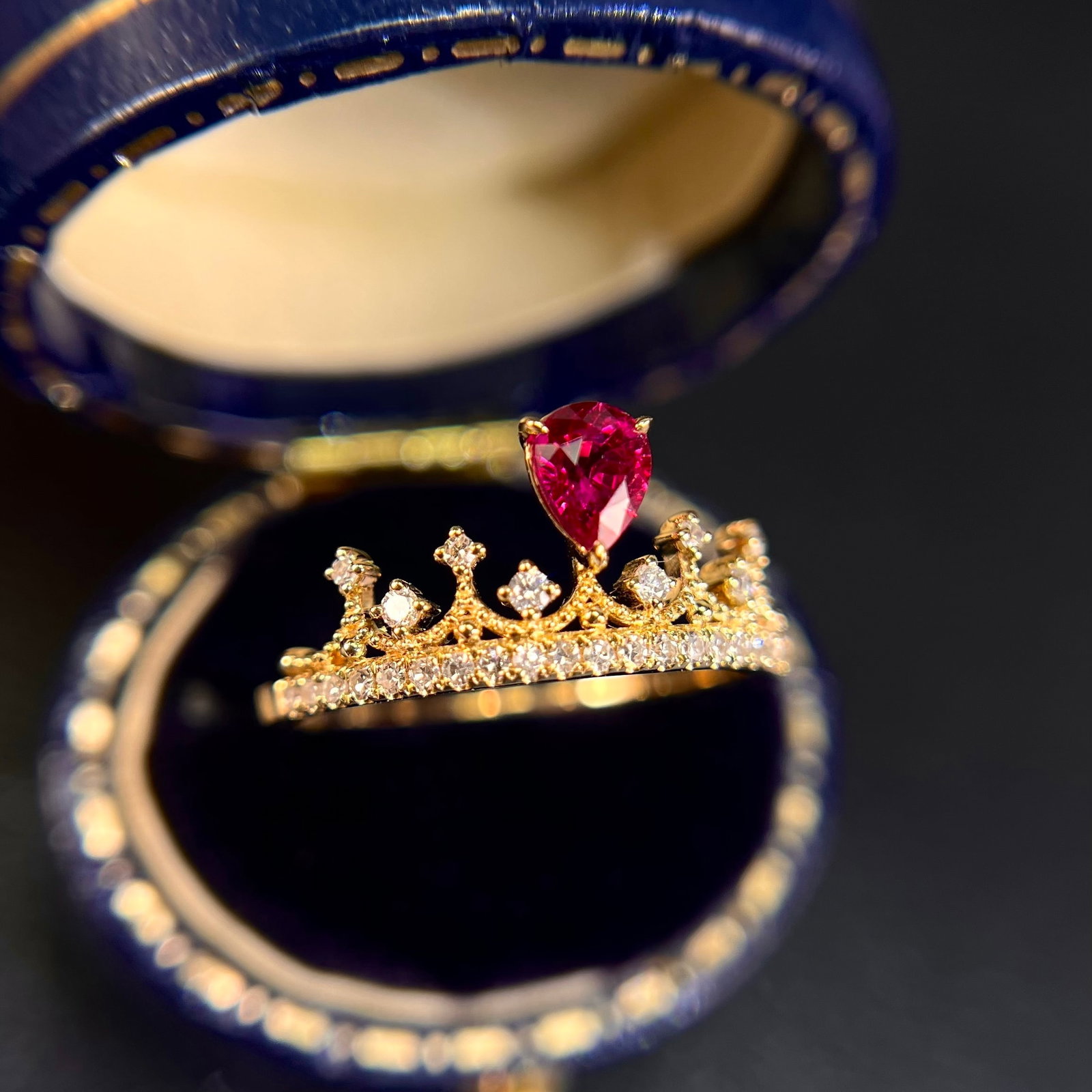14k Gold 0.67 Ctw Natural Ruby & Diamond Ring: Ref:231178308 // gold content:14k gold // ring size:7. 25us // // main gemstone:ruby // shape:pear // carat weight:0. 50ct // color:red // treatment:natural // // adjacent gemstone 2 : diamond //