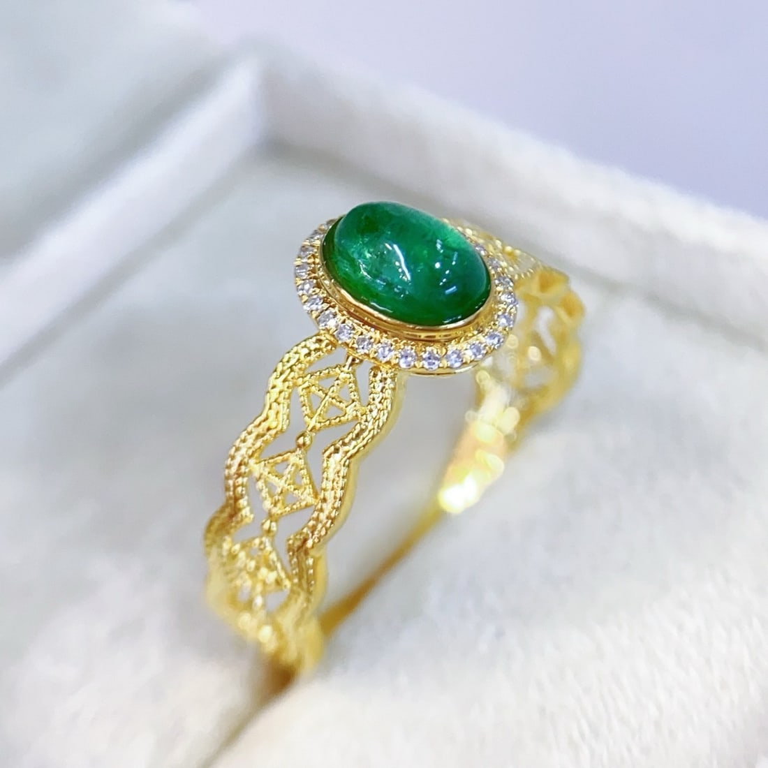 14k Gold 0.65 Ct Natural Emerald & Diamond Ring - 3