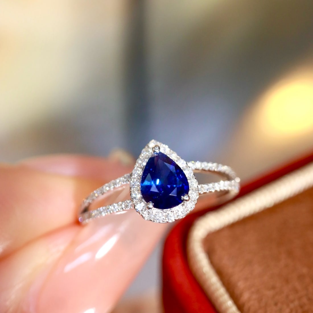 14k Gold 0.77 Ctw Natural Sapphire & Diamond Ring - 8