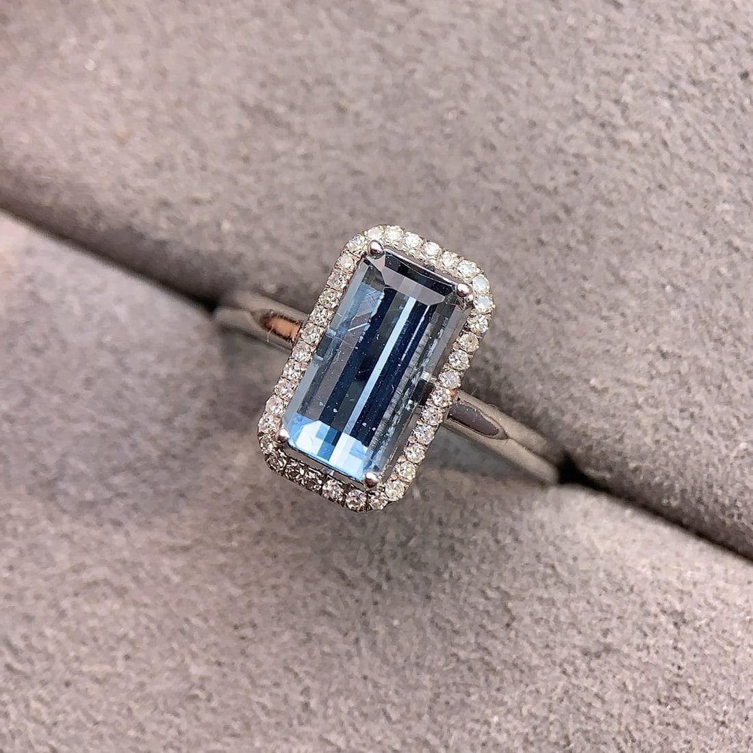 14k Gold 1.65 Ctw Natural Aquamarine & Diamond Ring - 4