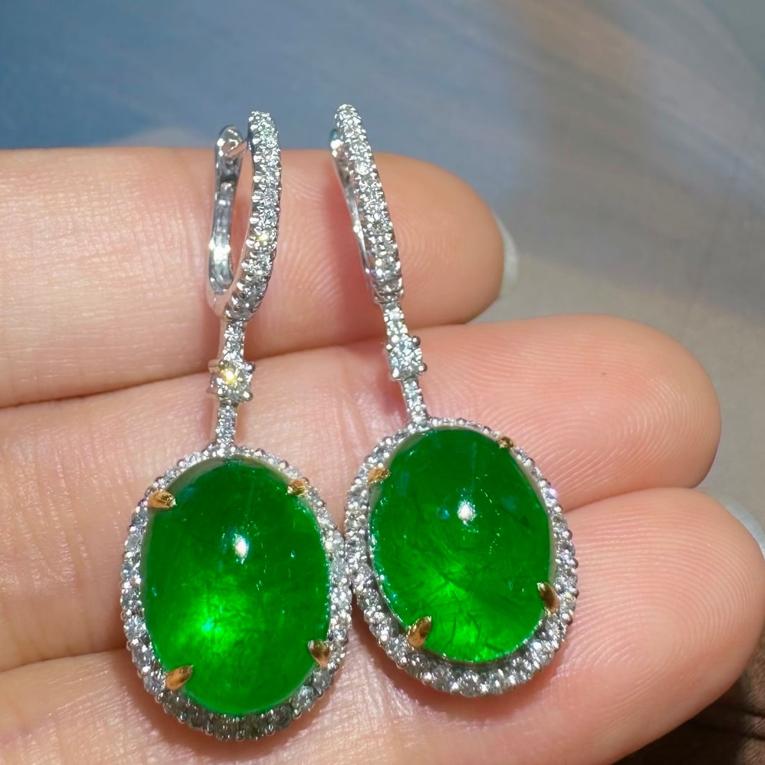 14k Gold 10.7 Ctw Natural Emerald & Diamond Earrings: Ref:231178327 // gold content:14k gold // main gemstone:emerald // shape:oval // carat weight:10ct // color:green // treatment:natural // // adjacent gemstone 2 : diamond // shape:round // carat