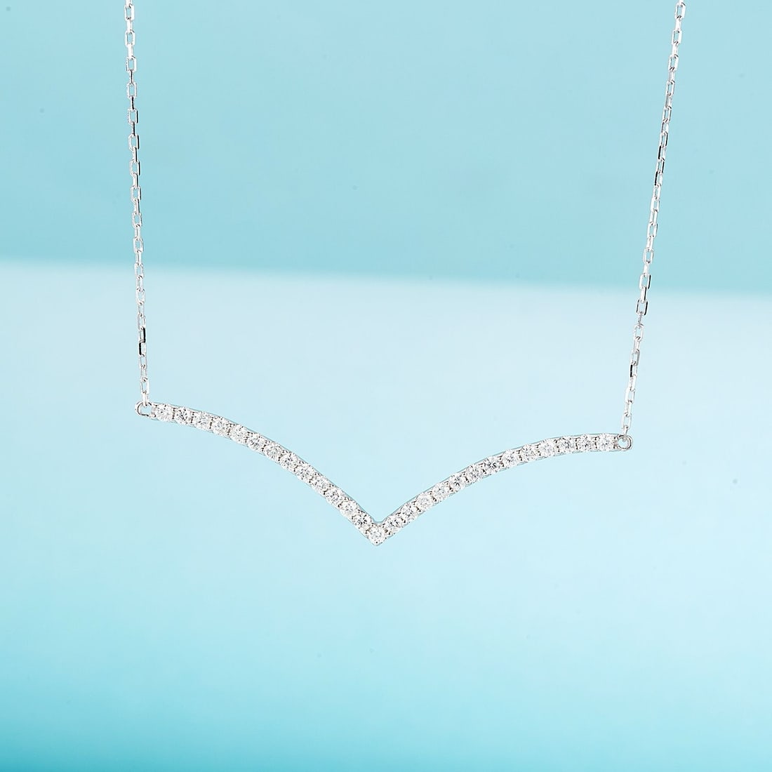 14k Gold 0.32 Ct Natural H Diamond Necklace: Ref:231178330 // gold content:14k gold // main gemstone:diamond // shape:round // carat weight:0. 32ct // clarity grade:vs-si // color:h // treatment:natural // cut grade:g // High Estimate: 3100 Low