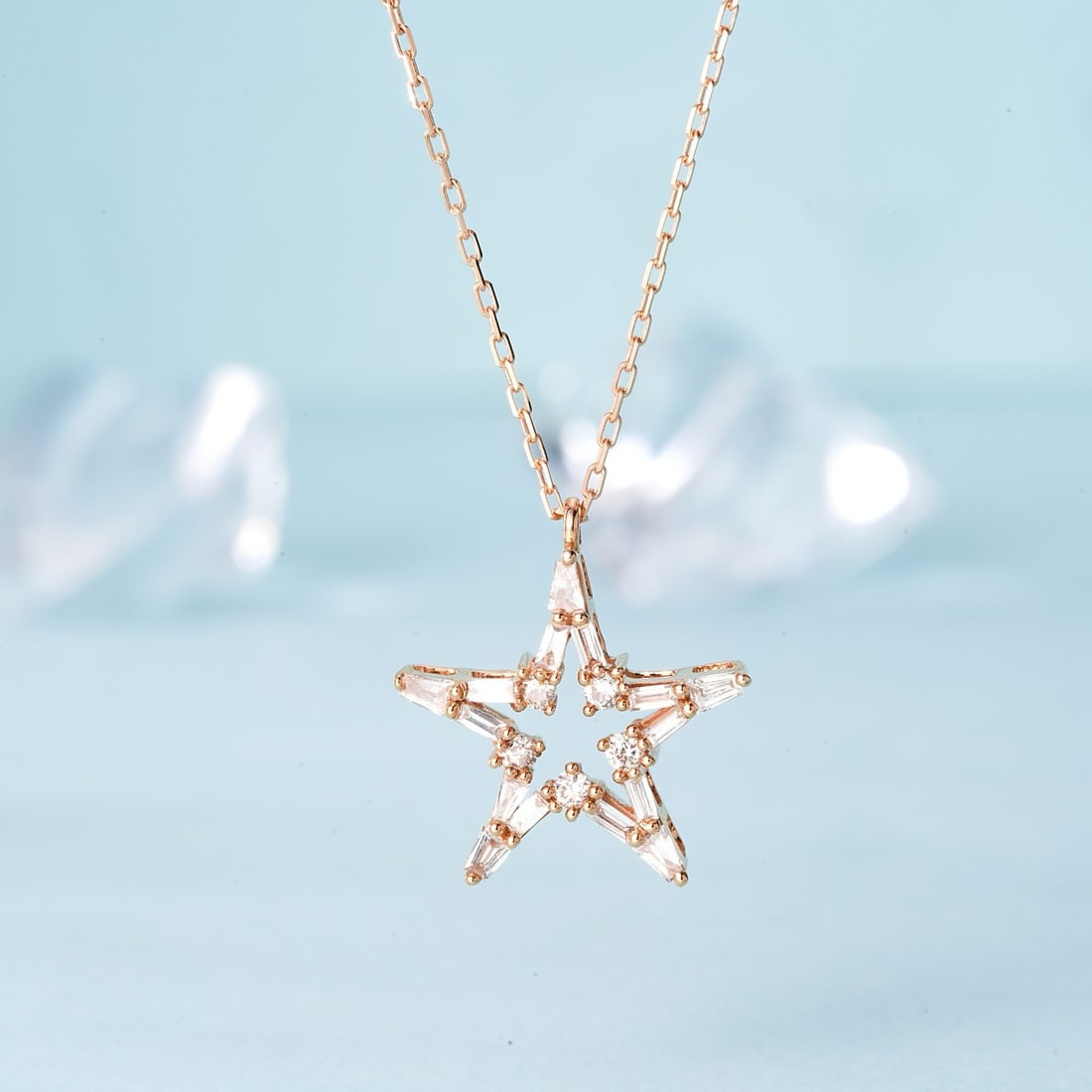 14k Gold 0.25 Ctw Natural H Diamond Necklace: Ref:231178332 // gold content:14k gold // main gemstone:diamond // shape:round // carat weight:0. 09ct // clarity grade:vs-si // color:h // treatment:natural // cut grade:g // // adjacent gemstone 2