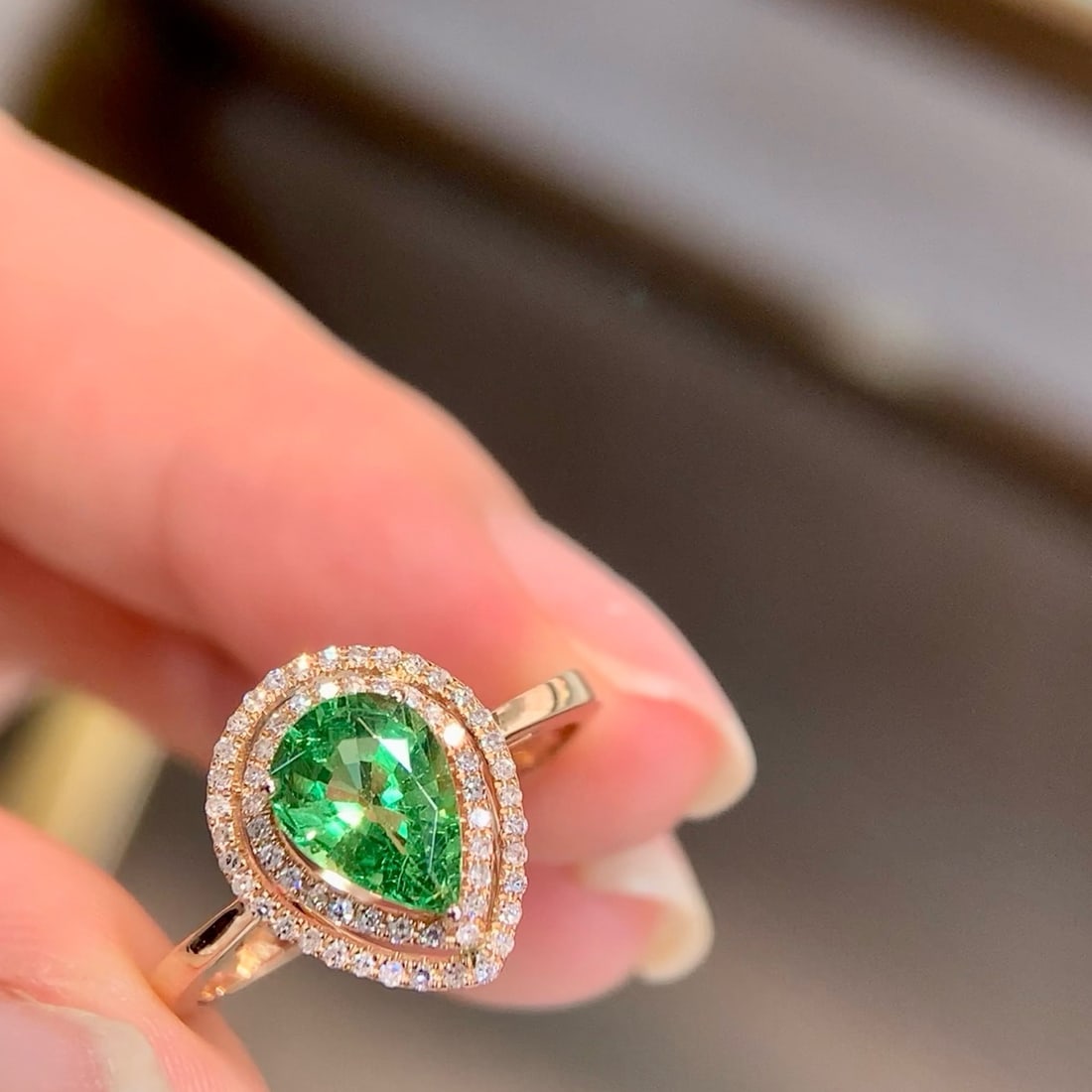 14k Gold 1.29 Ctw Natural Tsavorite & Diamond Ring: Ref:231178346 // gold content:14k gold // ring size:7. 25us // // main gemstone:tsavorite // shape:pear // carat weight:1. 16ct // color:green // treatment:natural // // adjacent gemstone 2 : diamond