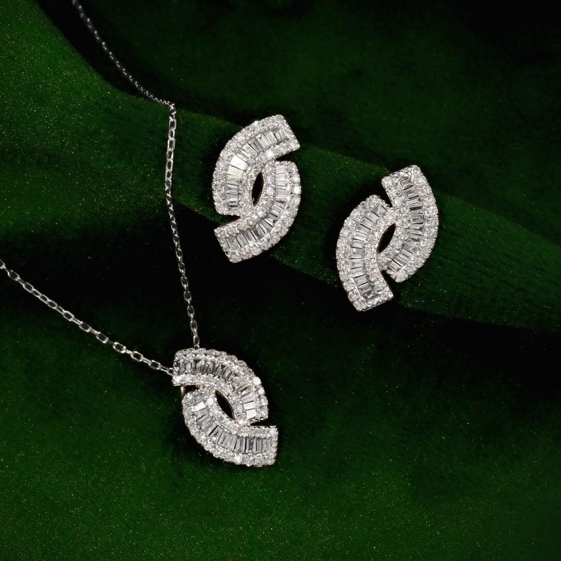 14k Gold 1.0 Ctw Natural H Diamond Jewelry Set: Ref:231178354 // gold content:14k gold // necklace // main gemstone:diamond // shape:multiple // carat weight:0. 3ct // clarity grade:vs-si // color:h // treatment:natural // // earrings // main