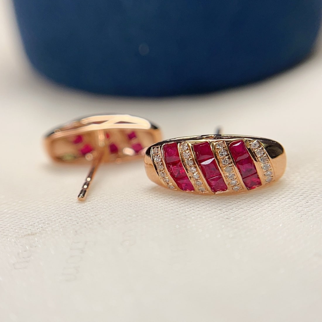 14k Gold 0.80 Ct Natural Ruby & Diamond Earrings - 3
