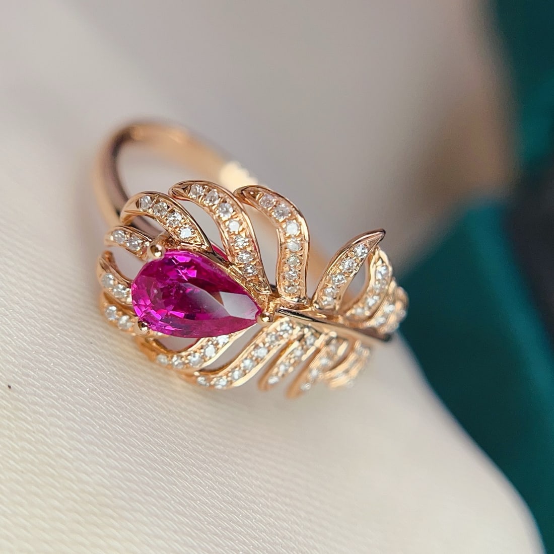 14k Gold 0.65 Ct Natural Ruby & Diamond Ring: Ref:231178376 // gold content:14k gold // ring size:7. 25us // // main gemstone:ruby // shape:pear // carat weight:0. 65ct // color:red // treatment:natural // // adjacent gemstone 2 : diamond //