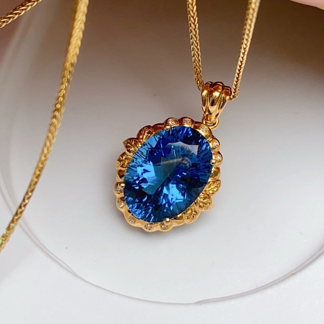 14k Gold 10.00 Ct Natural Topaz & Diamond Pendant( Without Chain ) - 2