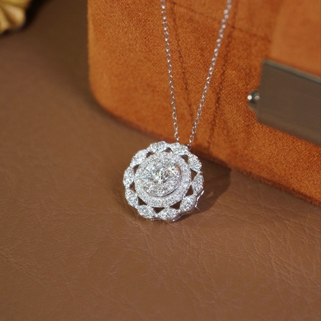 14k Gold 0.80 Ct Natural H Diamond Necklace: Ref:231178383 // gold content:14k gold // main gemstone:diamond // shape:round // carat weight:0. 80ct // clarity grade:vs-si // color:h // treatment:natural // cut grade:g // Low Estimate: 3700