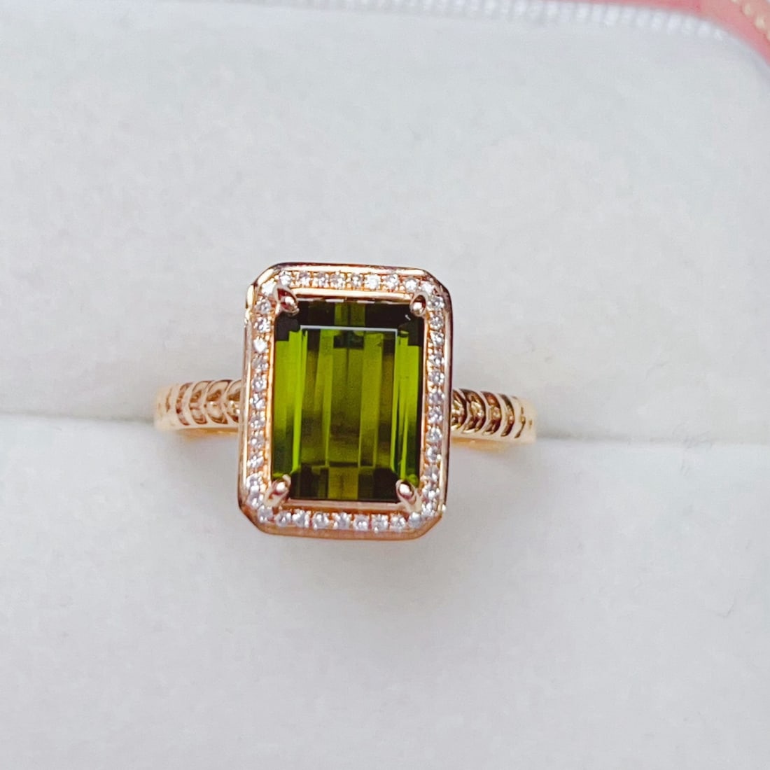14k Gold 2.98 Ctw Natural Tourmaline & Diamond Ring: Ref:231178384 // gold content:14k gold // ring size:7. 25us // // main gemstone:tourmaline // shape:octagonal // carat weight:2. 85ct // color:green // treatment:natural // // adjacent gemstone 2 :