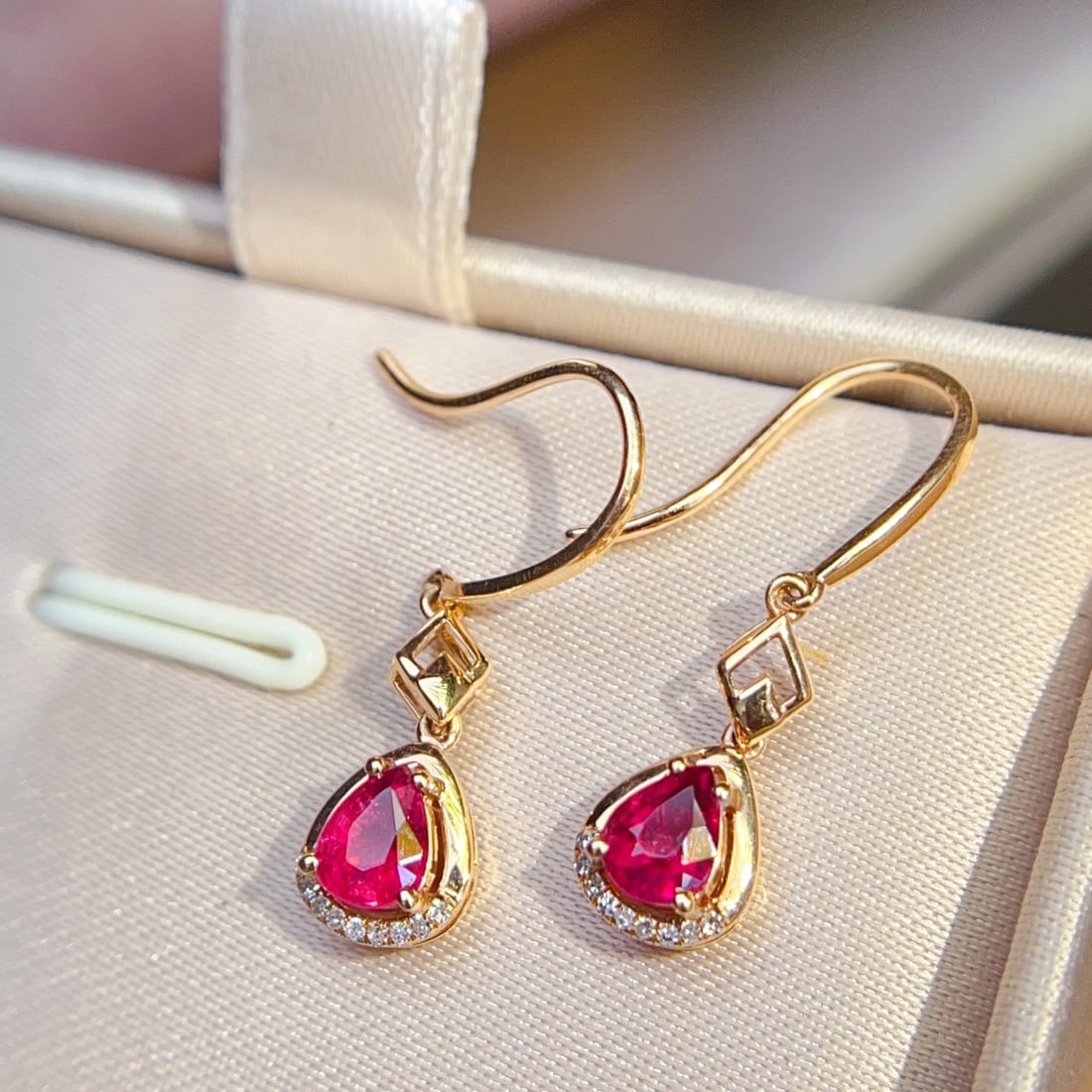 14k Gold 0.90 Ctw Natural Tourmaline & Diamond Earrings - 5