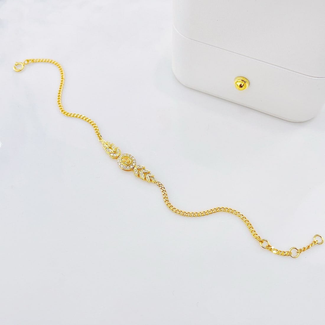 14k Gold 0.33 Ctw Natural Yellow Diamond & Diamond Bracelet - 3