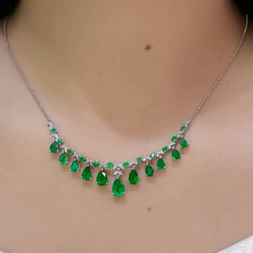 14k Gold 5.15 Ctw Natural Emerald & Diamond Necklace - 4