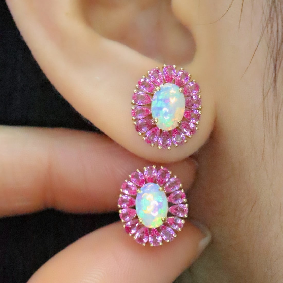 14k Gold 2.89 Ctw Natural Opal & Sapphire Earrings: Ref:231179008 // gold content:14k gold // main gemstone:opal // shape:oval // carat weight:0. 85ct // color:color // treatment:natural // // adjacent gemstone 2 : sapphire // shape:pear // carat weigh
